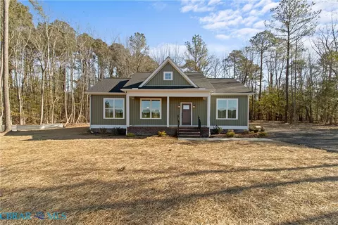 10785 Hornets Nest Rd, Gloucester, VA 23061