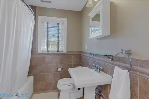 Bath - 867 Levelgreen Rd, Lancaster, VA 22503 photo 3 of 3