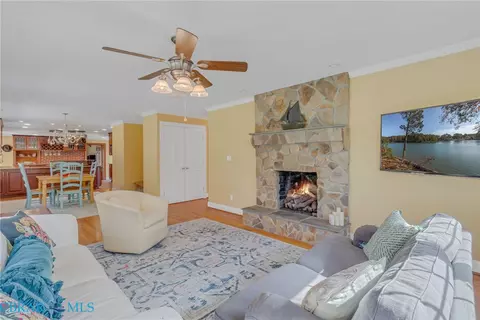 Living - 867 Levelgreen Rd, Lancaster, VA 22503 photo 2 of 3
