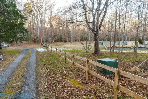 9744 Runninghorse Ln, Gloucester, VA 23061 photo 26