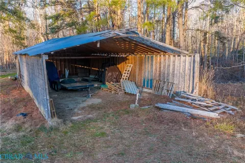 9744 Runninghorse Ln, Gloucester, VA 23061 photo 3