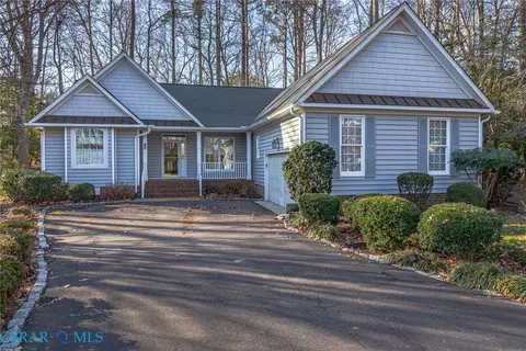 784 Middle Gate, Irvington, VA 22480