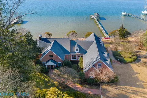 979 Twiggs Ferry Rd, Hartfield, VA 23071