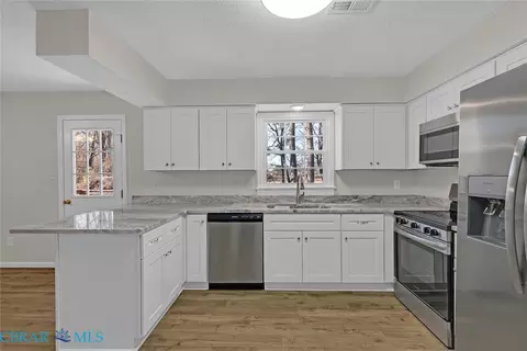107 Glascow Way, Hampton, VA 23669 photo 15