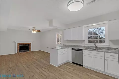 107 Glascow Way, Hampton, VA 23669 photo 16