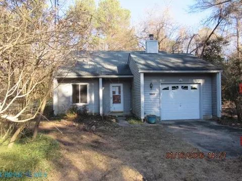 6381 Bolling Brook Ln, Gloucester, VA 23061