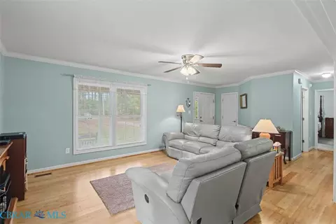 9273 Sheldon Ln, Gloucester, VA 23061 photo 5