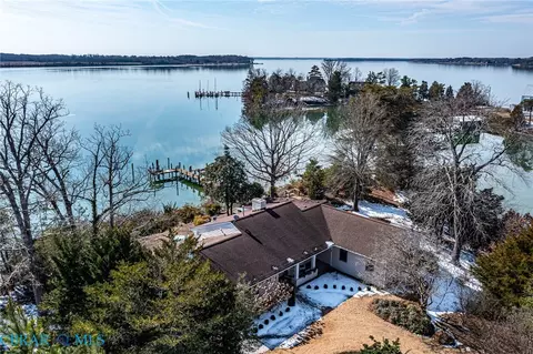 172 Tilden Ln, Weems, VA 22576