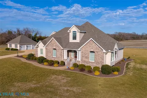 120 N Shore Rd, Locust Hill, VA 23092