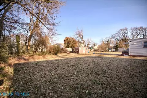 816 Smith St, Hampton, VA 23661 photo 4