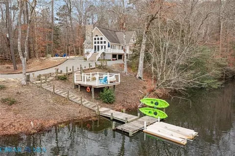 4775 Stormont Rd, Hartfield, VA 23071