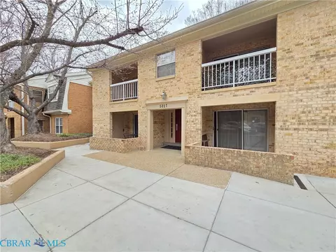 5827 Cove Landing Rd #201, Burke, VA 22015