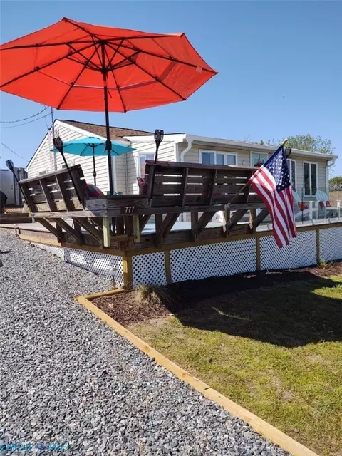 777 Marsh Pungo Rd, Locust Hill, VA 23092