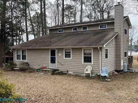 270 River Road Cir, Saluda, VA 23149