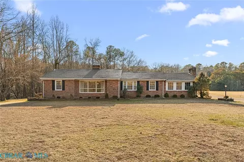 3340 E River Rd, Cardinal, VA 23025
