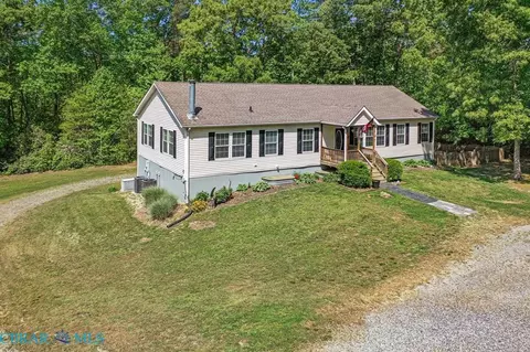 390 Captains Point Ln, Heathsville, VA 22473