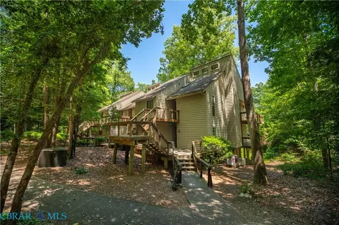 54 Villa Rdg #C, Hartfield, VA 23071