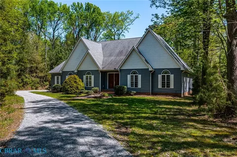 792 Greenwood Beach Rd, Heathsville, VA 22473