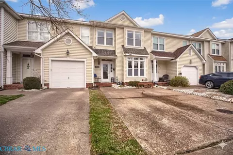 156 River Walk Ct, Hampton, VA 23669