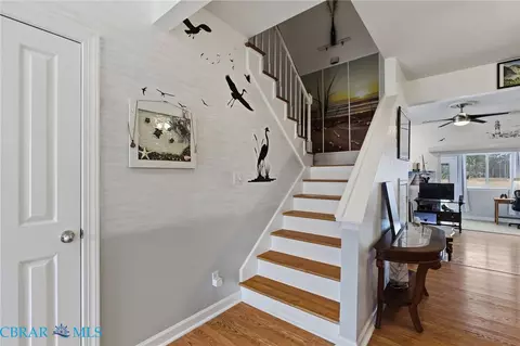 Entry Way - 156 River Walk Ct, Hampton, VA 23669 photo 2 of 4