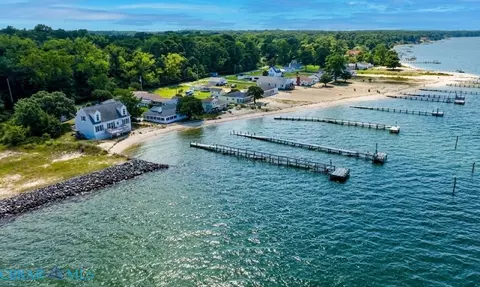 157 Sandy Beach Rd, Deltaville, VA 23043