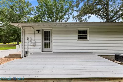Exterior - 6245 Glenns Rd, Gloucester, VA 23061 photo 6 of 8