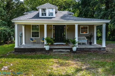 644 Prentice Creek Rd, Kilmarnock, VA 22482