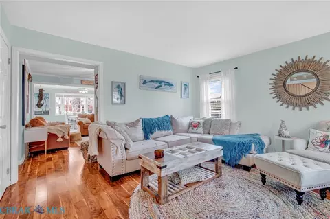 9 Colonial Acres Dr, Hampton, VA 23664 photo 7
