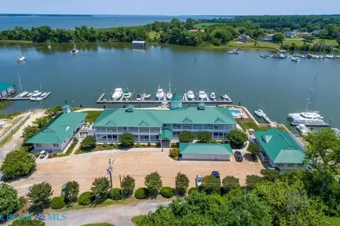 26 Oyster Rd #23, Urbanna, VA 23175