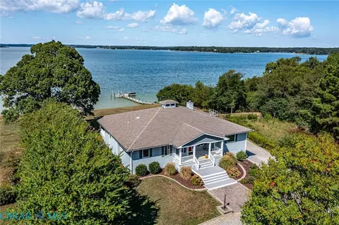 924 Indiantown Rd, Weems, VA 22576