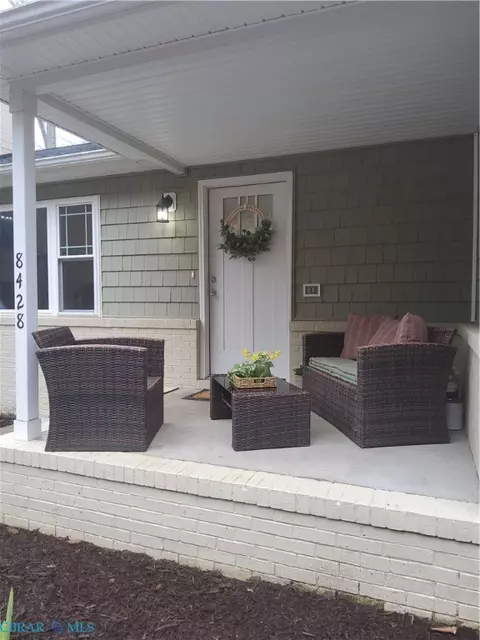 Exterior - 8428 Robins Neck Rd, Gloucester, VA 23061 photo 2 of 7