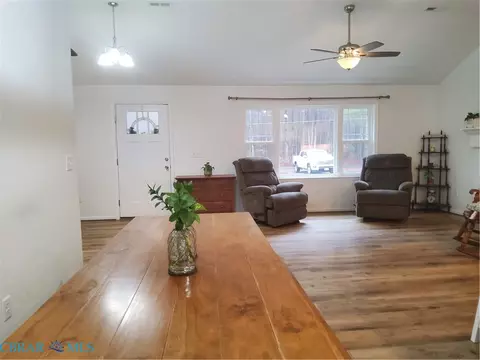 Living - 8428 Robins Neck Rd, Gloucester, VA 23061 photo 1 of 2