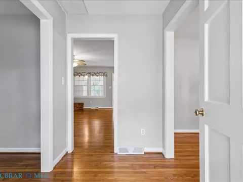 Entry Way - 7276 Woody Rd, Gloucester, VA 23061 photo 1 of 2