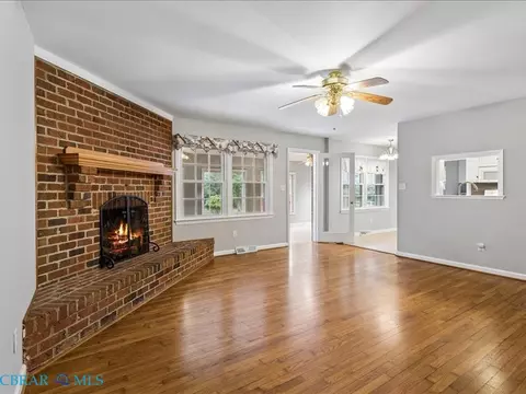 Living - 7276 Woody Rd, Gloucester, VA 23061 photo 1 of 4