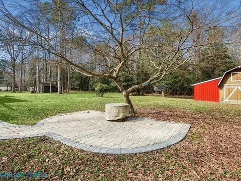 Exterior - 7276 Woody Rd, Gloucester, VA 23061 photo 6 of 9