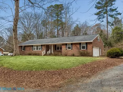 Exterior - 7276 Woody Rd, Gloucester, VA 23061 photo 8 of 9