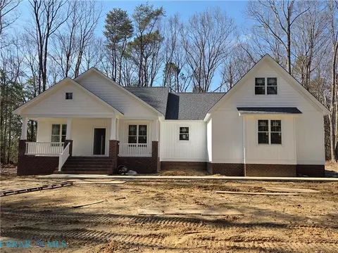 49 Knolls Dr, White Stone, VA 22578