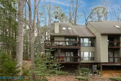 50 Villa Ridge Dr #F, Hartfield, VA 23071