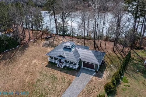 1366 Steamboat Ln, Heathsville, VA 22473