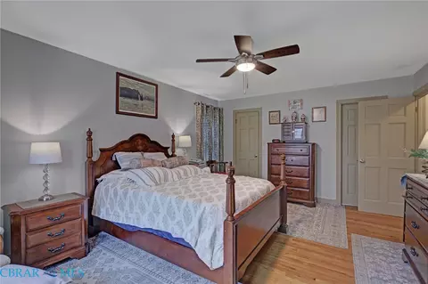 Bedroom - 54 Pine Cir, Irvington, VA 22480 photo 2 of 3