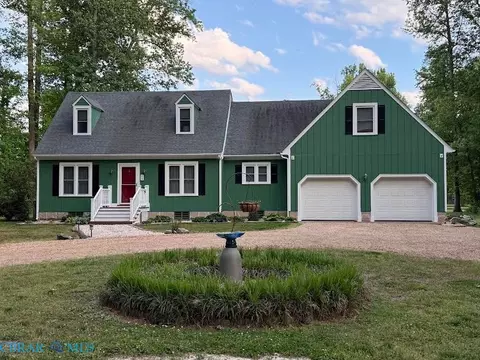54 Pine Cir, Irvington, VA 22480