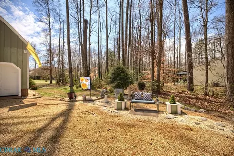 Exterior - 54 Pine Cir, Irvington, VA 22480 photo 2 of 4