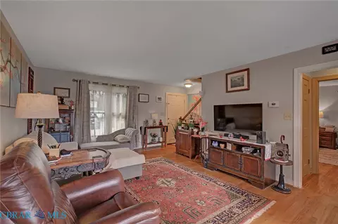 Living - 54 Pine Cir, Irvington, VA 22480 photo 1 of 2