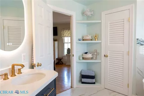 Bath - 749 Blue Barn Rd, Wake, VA 23176 photo 6 of 7