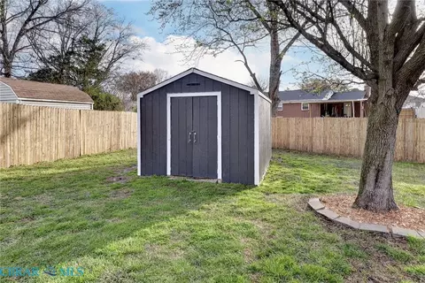 Exterior - 3 Hillcrest Cir, Hampton, VA 23666 photo 11 of 13