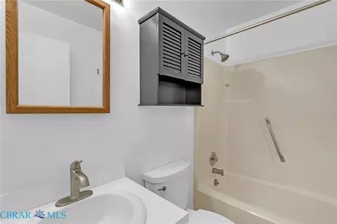 Bath - 8174 Brook Ct, Gloucester, VA 23061 photo 1 of 2