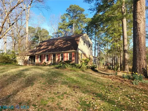 536 Kerry Lake Dr, Newport News, VA 23602