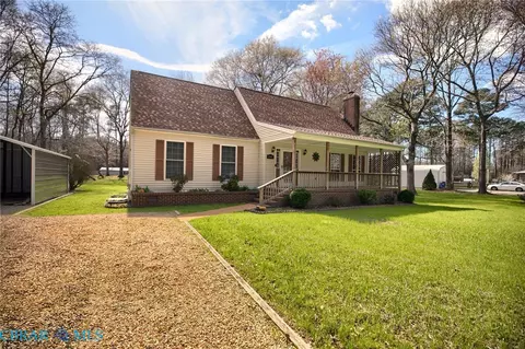 6386 Sterling Ct, Gloucester, VA 23061