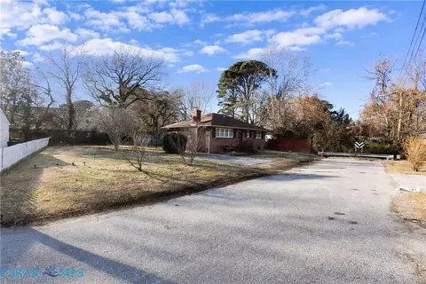 51 Calhoun St, Hampton, VA 23669