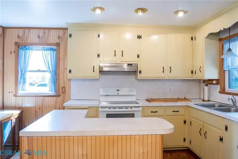 Kitchen - 55 Calhoun St, Hampton, VA 23669 photo 2 of 2